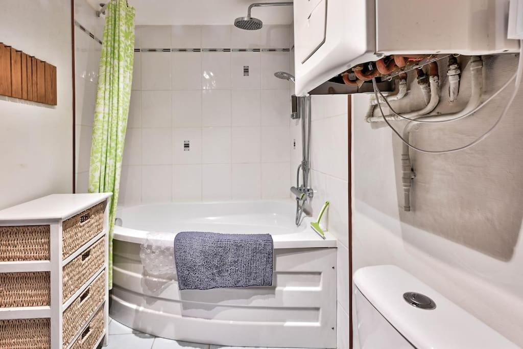 Maison De Spacieuse Et Calme En Plein Coeur D'amiens Holiday home