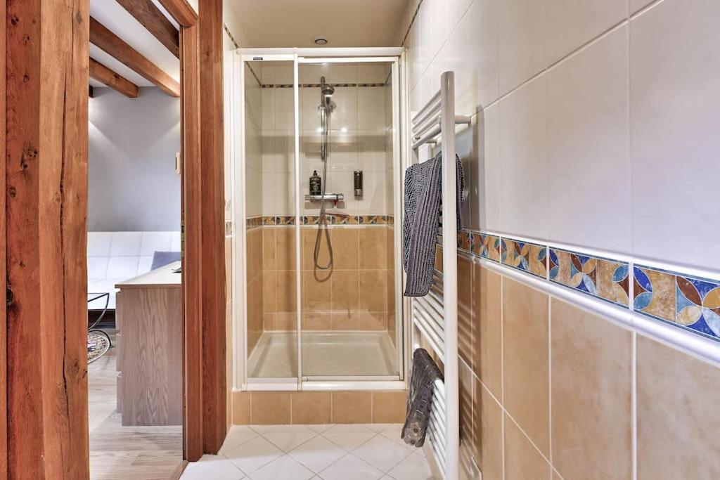 Maison De Spacieuse Et Calme En Plein Coeur D'amiens Holiday home Amiens